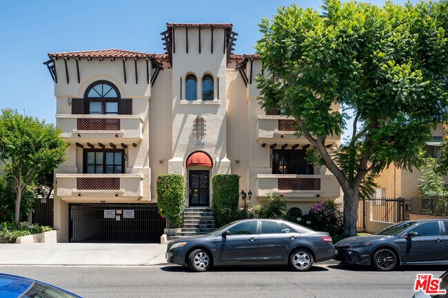 Building Photo - 4360 Ventura Canyon Ave
