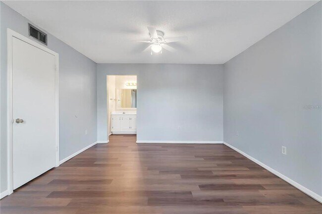Building Photo - 542 Orange Dr