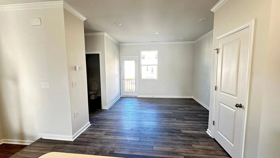 Building Photo - 2439 Kasota Ln