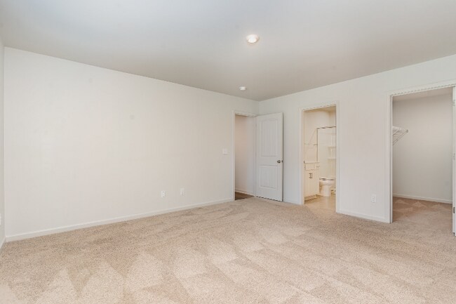 Building Photo - 385 Dasu Dr