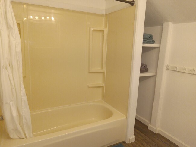 Building Photo - 2400 Richards Ct