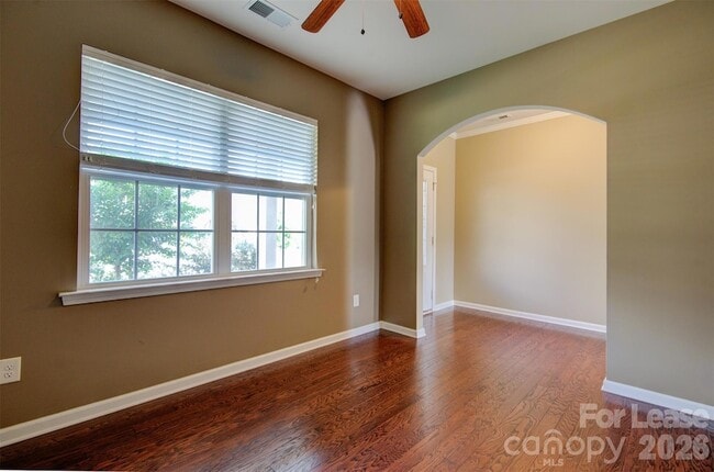 Building Photo - 16125 Hammersmith Farm Dr