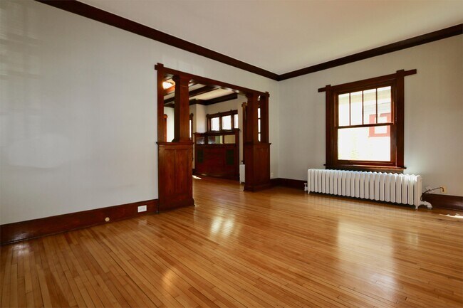 Building Photo - 2223 Harriet Ave
