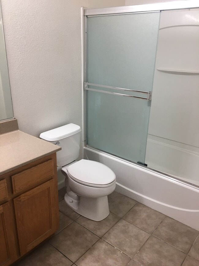 Building Photo - Move-In Special: 1/2 Off First Months Rent