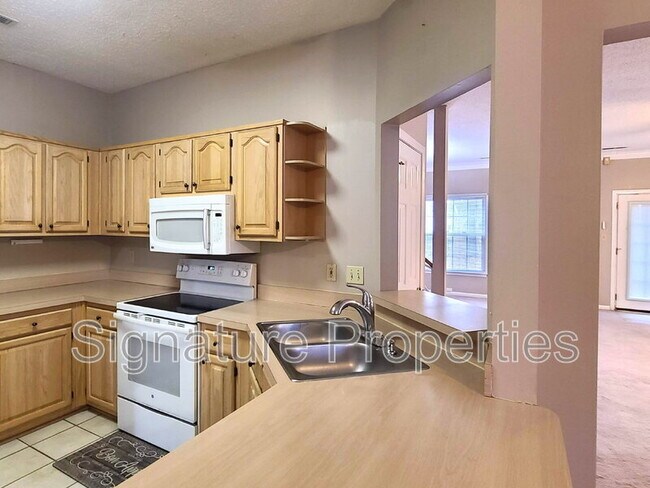 Building Photo - 901 Willow Point