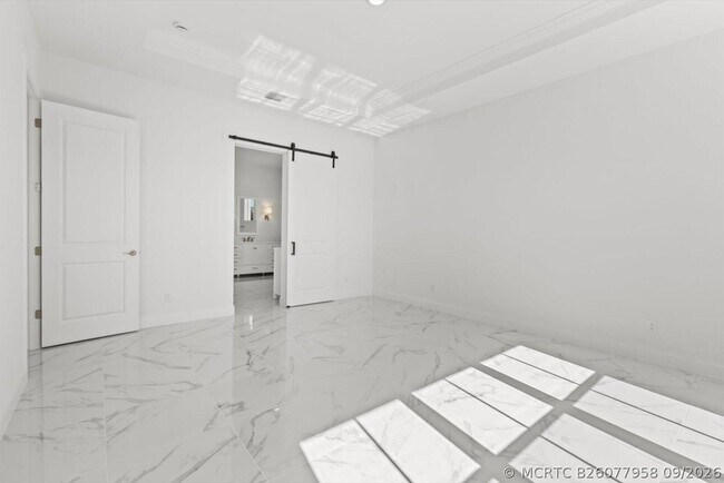 Building Photo - 10264 Field Flower Trl