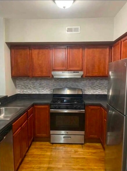 Building Photo - 73 Bellevue Ave