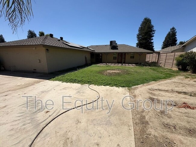 Building Photo - 2322 E Vassar Dr