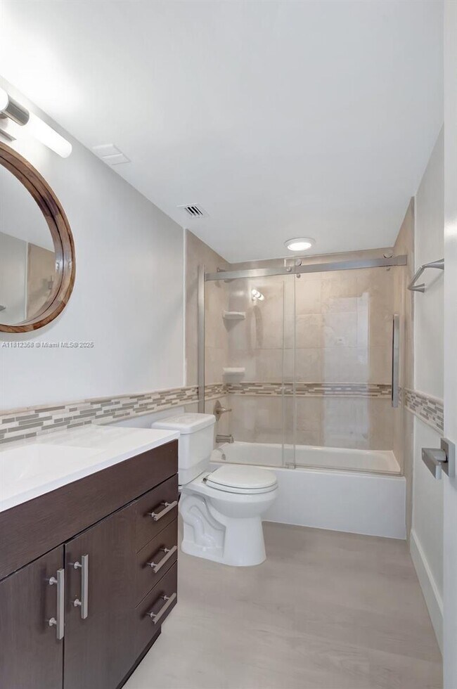 Building Photo - 2851 S Ocean Blvd