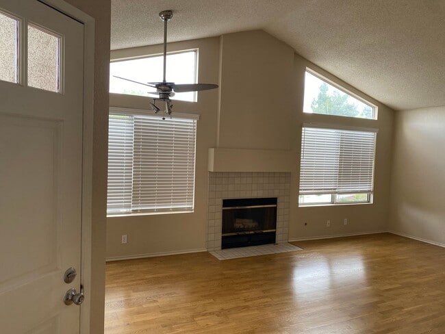 Building Photo - ALISO VIEJO- SPACIOUS 1 BEDROOM + DEN OR OFFICE CONDO WITH GARAGE