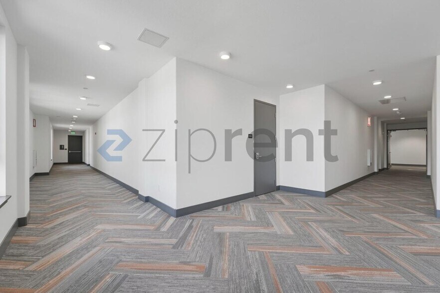 Building Photo - Unit 407
