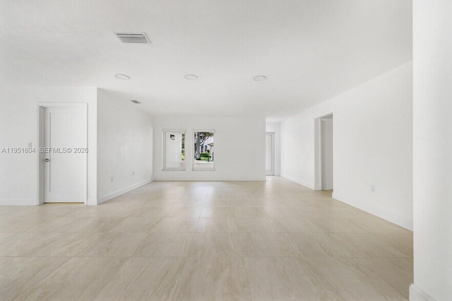 Building Photo - 2045 SW 125th Ct