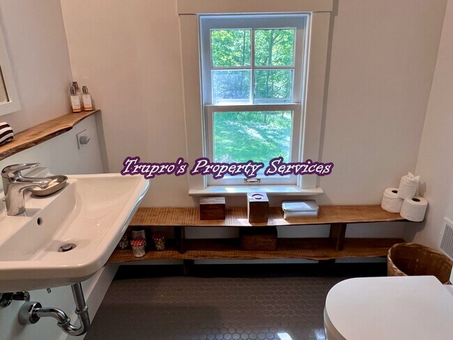 Building Photo - 13844 S Log Cabin Rd