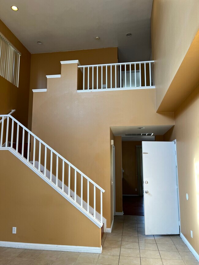 Building Photo - 383 Camden Ct