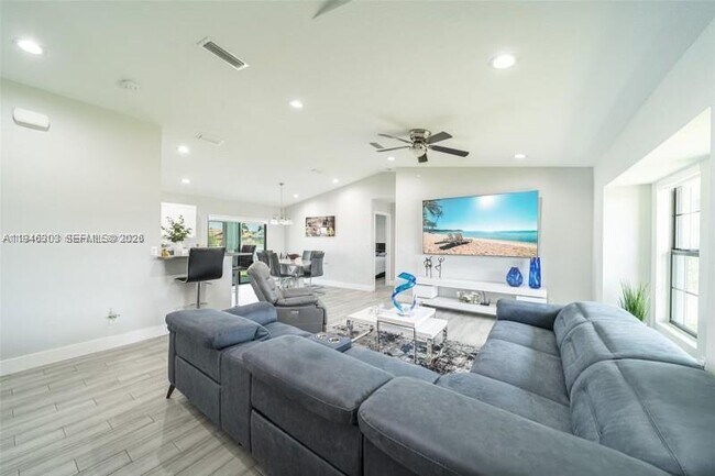 Building Photo - 1302 NE 2nd Pl