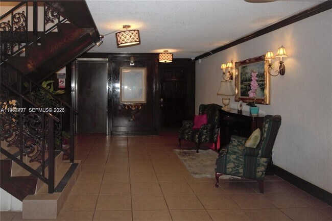 Building Photo - 3680 Inverrary Dr