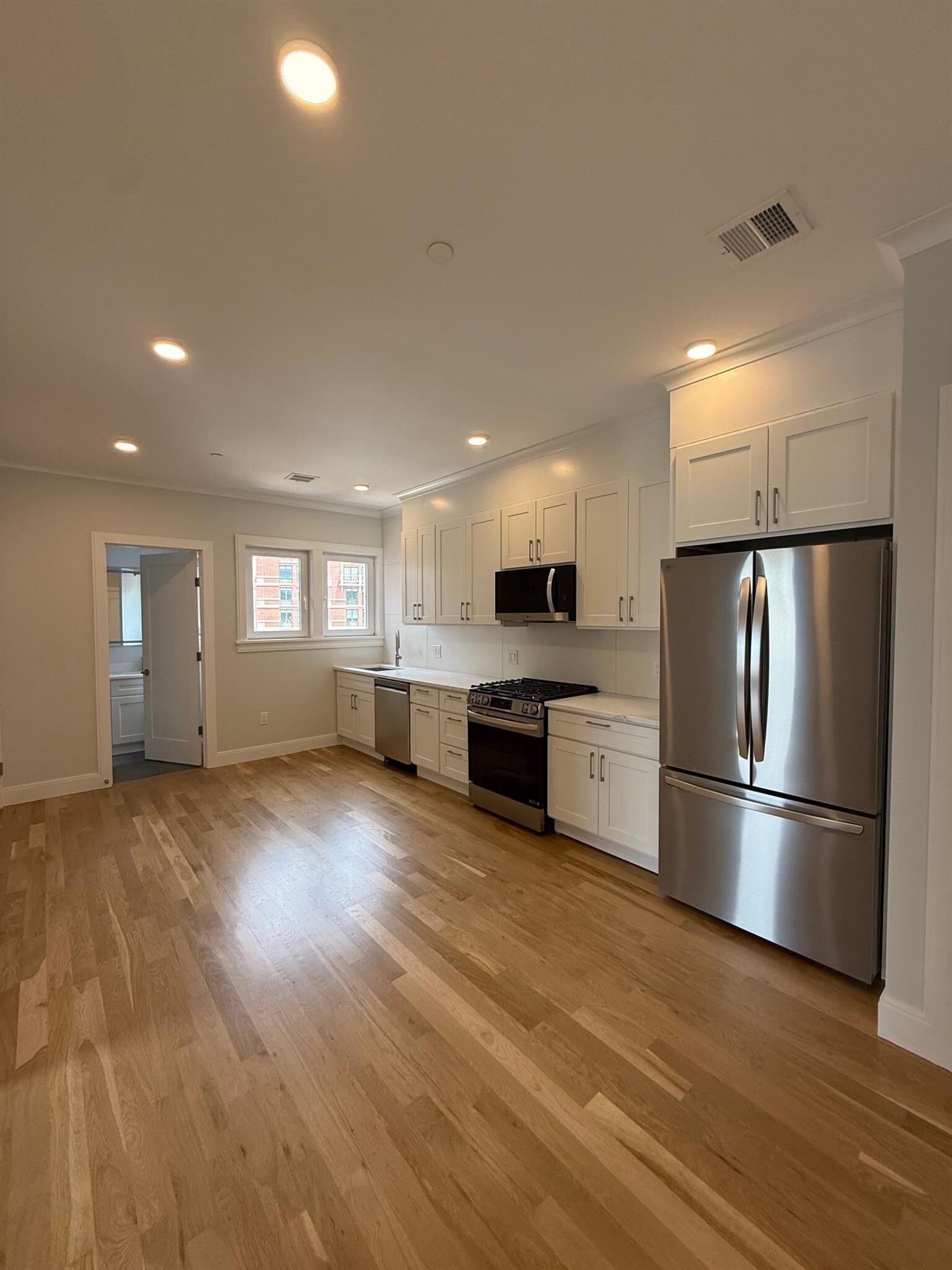 Building Photo - 37 Gore St