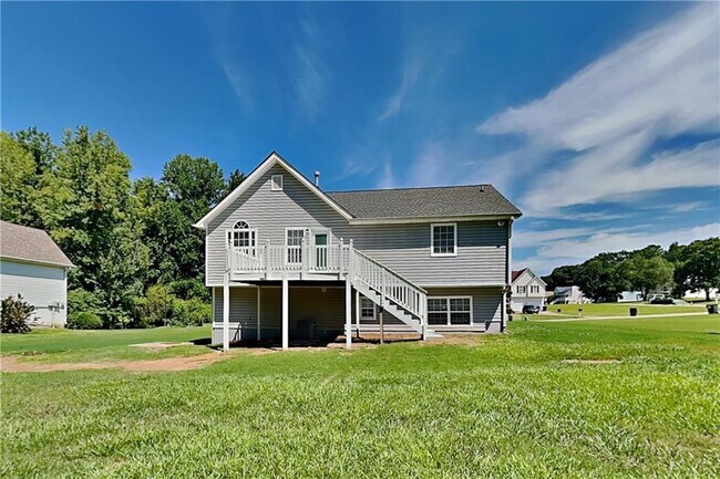 Building Photo - 565 Pine Valley Dr