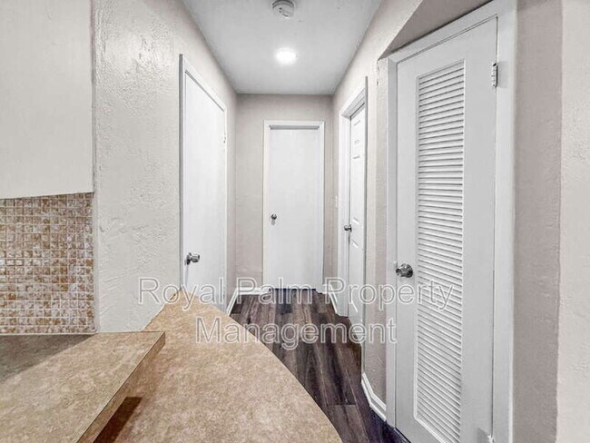 Building Photo - 3744 Estelle Ave