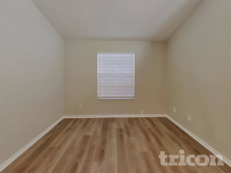 Building Photo - 1623 Chatham Cir