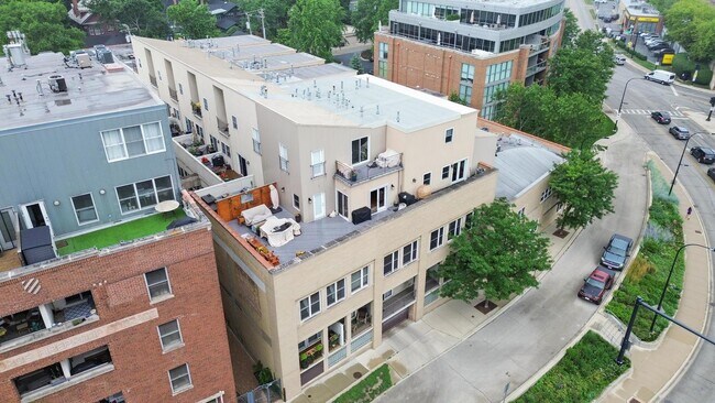 Building Photo - 1834 Ridge Ave