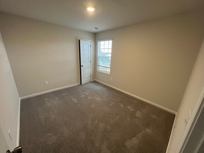 Building Photo - 1008 Minocqua Rd