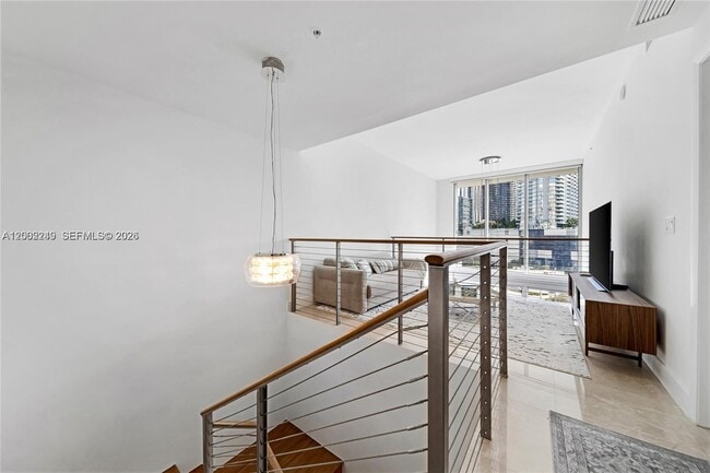 Building Photo - 92 SW 3rd St