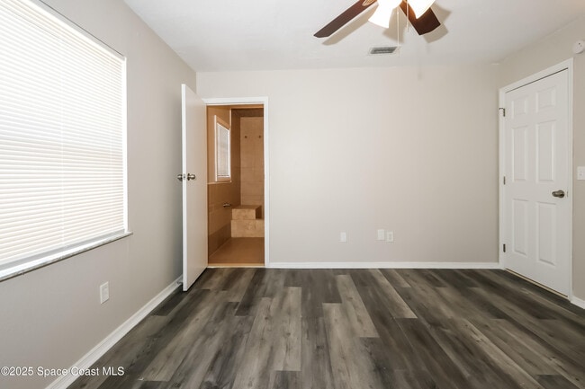 Building Photo - 2252 SE Berkshire Blvd