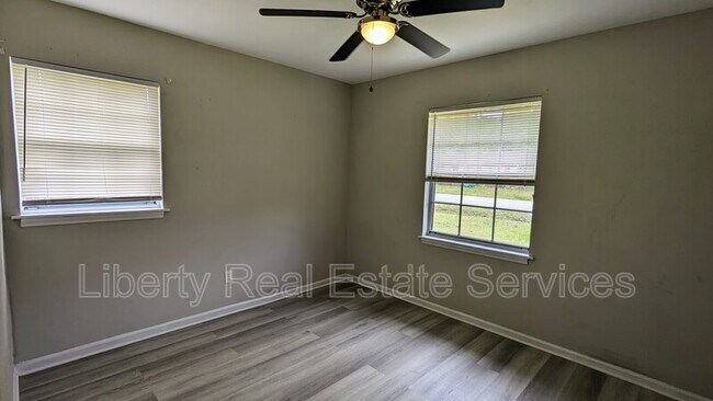 Building Photo - 613 Franklin St