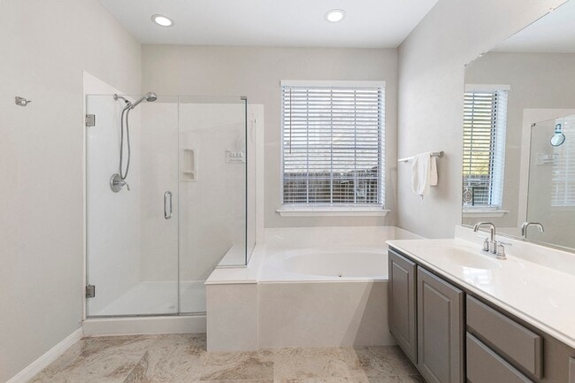 Building Photo - 51 Silver Bayou Ct