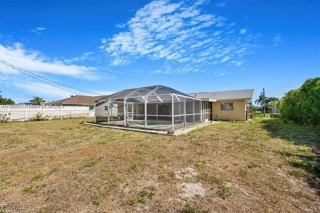 Building Photo - 915 SE 20th St