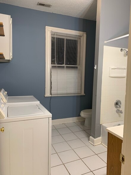 Building Photo - 421 E Anderson St