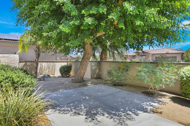 Building Photo - 112 Tesori Dr