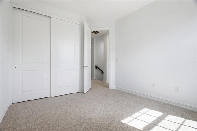 Building Photo - 13023 Riverwalk Cir S