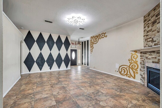 Building Photo - 6915 Robbie Rd