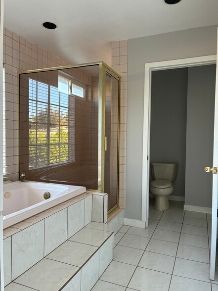 Building Photo - 1926 Glenview Ave