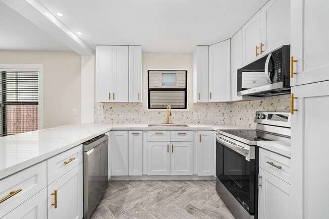 Building Photo - 803 E 29th St