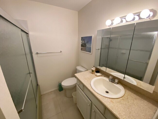 Building Photo - Family and pet friendly ANNUAL LEASE just ...