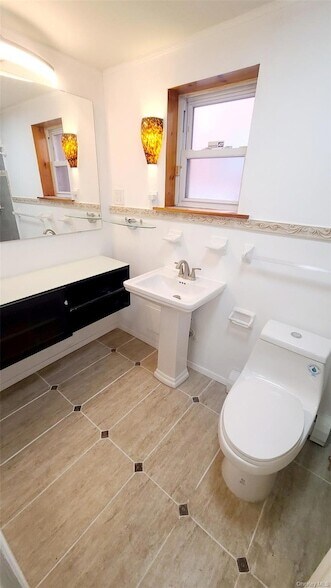 Building Photo - 101-20 67th Dr