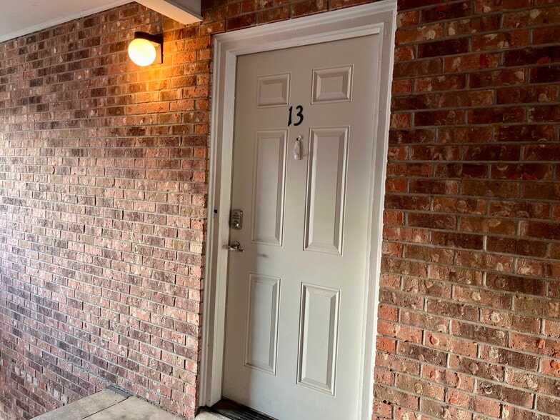 Front door. - 305 Green Briar St