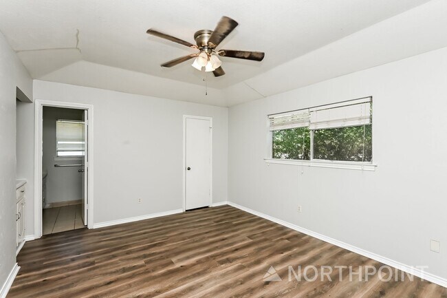 Building Photo - 3 BR/2BA | Newly Renovated Single Family Home | 1-Car Covered Parking | Gated backyard