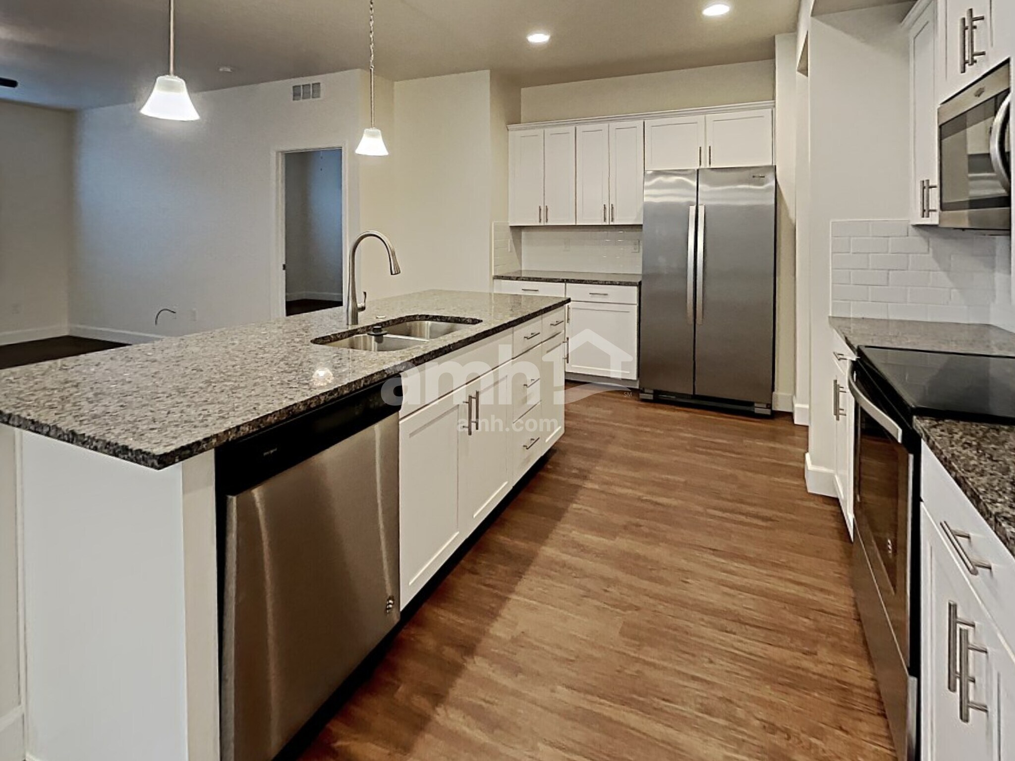 Building Photo - 302 E Sicily Dr