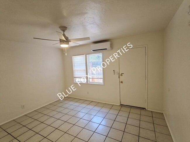 Building Photo - 3241 E Bermuda St