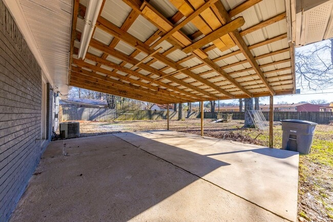 Building Photo - 67 Mohawk Dr