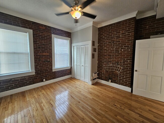Building Photo - 607 Lindsay St