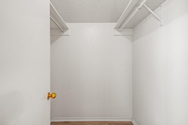 Building Photo - 534 N Fulton Ave