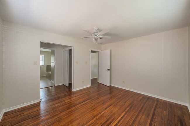 Building Photo - 3-Bedroom in Westworth Village!