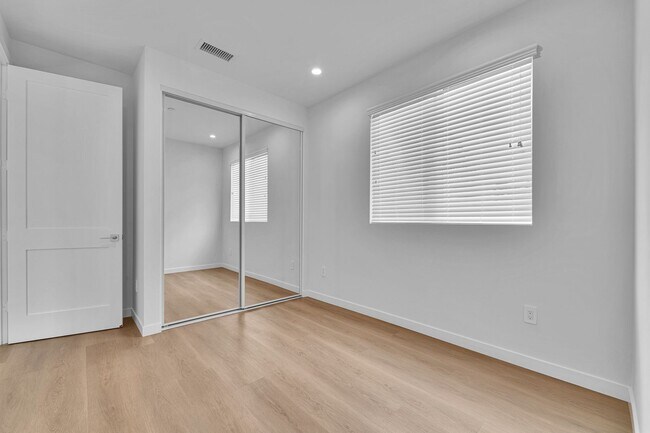 Building Photo - Modern Brand new 5-Bedroom Home for Lease ...