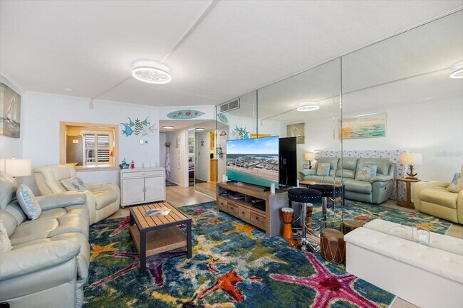 Building Photo - 1400 Tarpon Center Dr