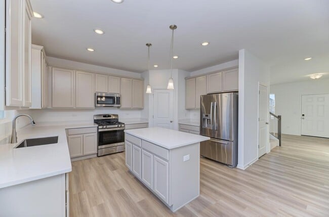 Building Photo - 454 Bower Ln